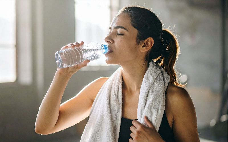 dưỡng ẩm cơ thể